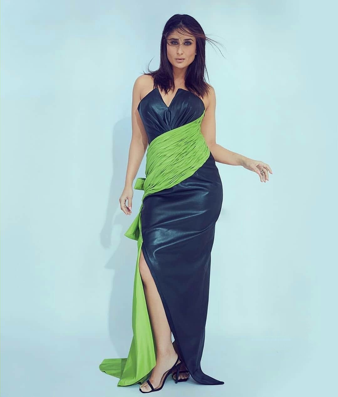 Kareena Kapoor Looking Elegent And Sensuous In These Stills