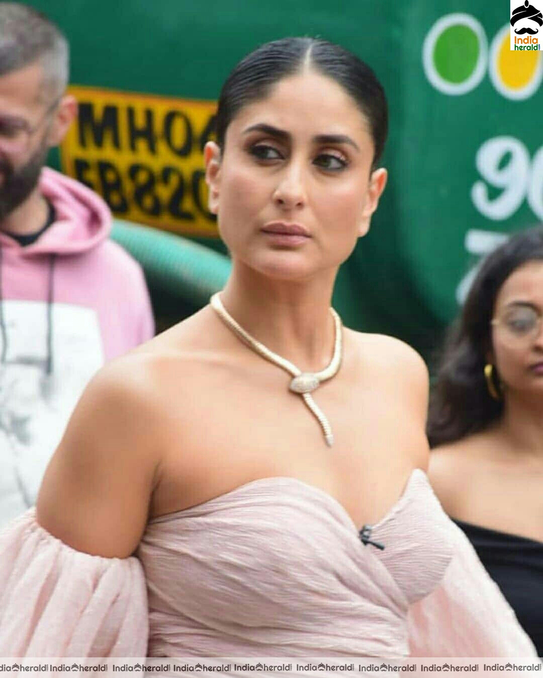 Kareena Kapoor Looking Like A Hot Chick In This Sexy Maxi