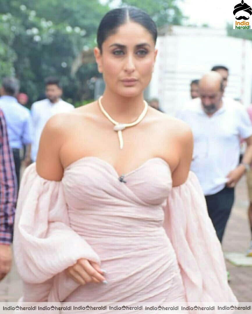 Kareena Kapoor Looking Like A Hot Chick In This Sexy Maxi