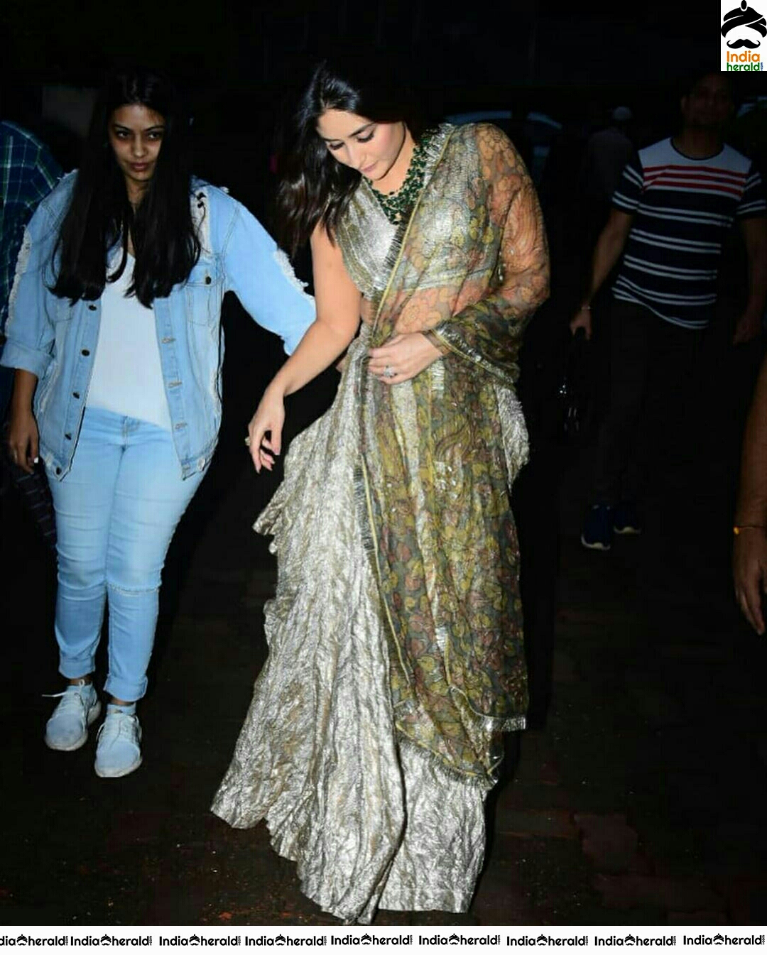 Kareena Kapoor Seducing In Transparent Saree Alike Dress