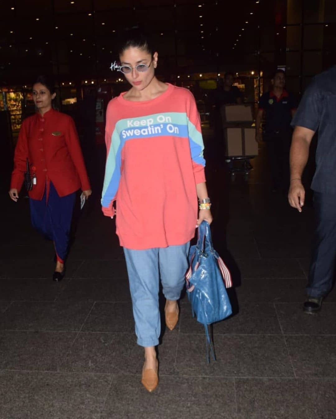 Kareena Kapoor Spotted In Casual Denim At Juhu