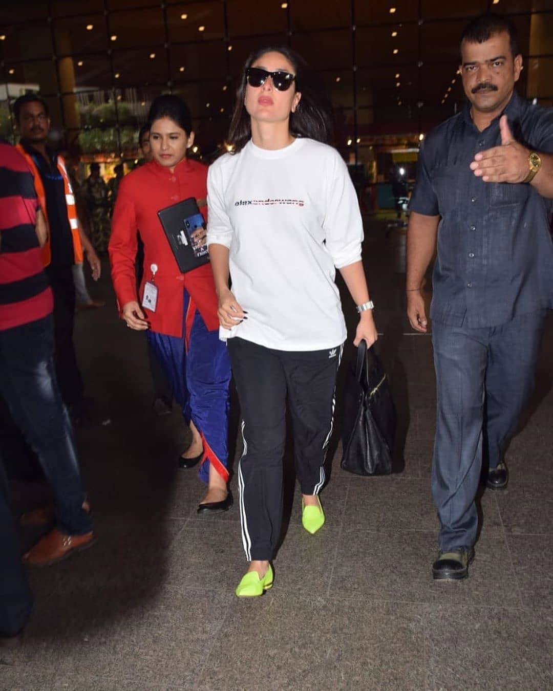 Kareena Kapoor Spotted In Delhi Airport