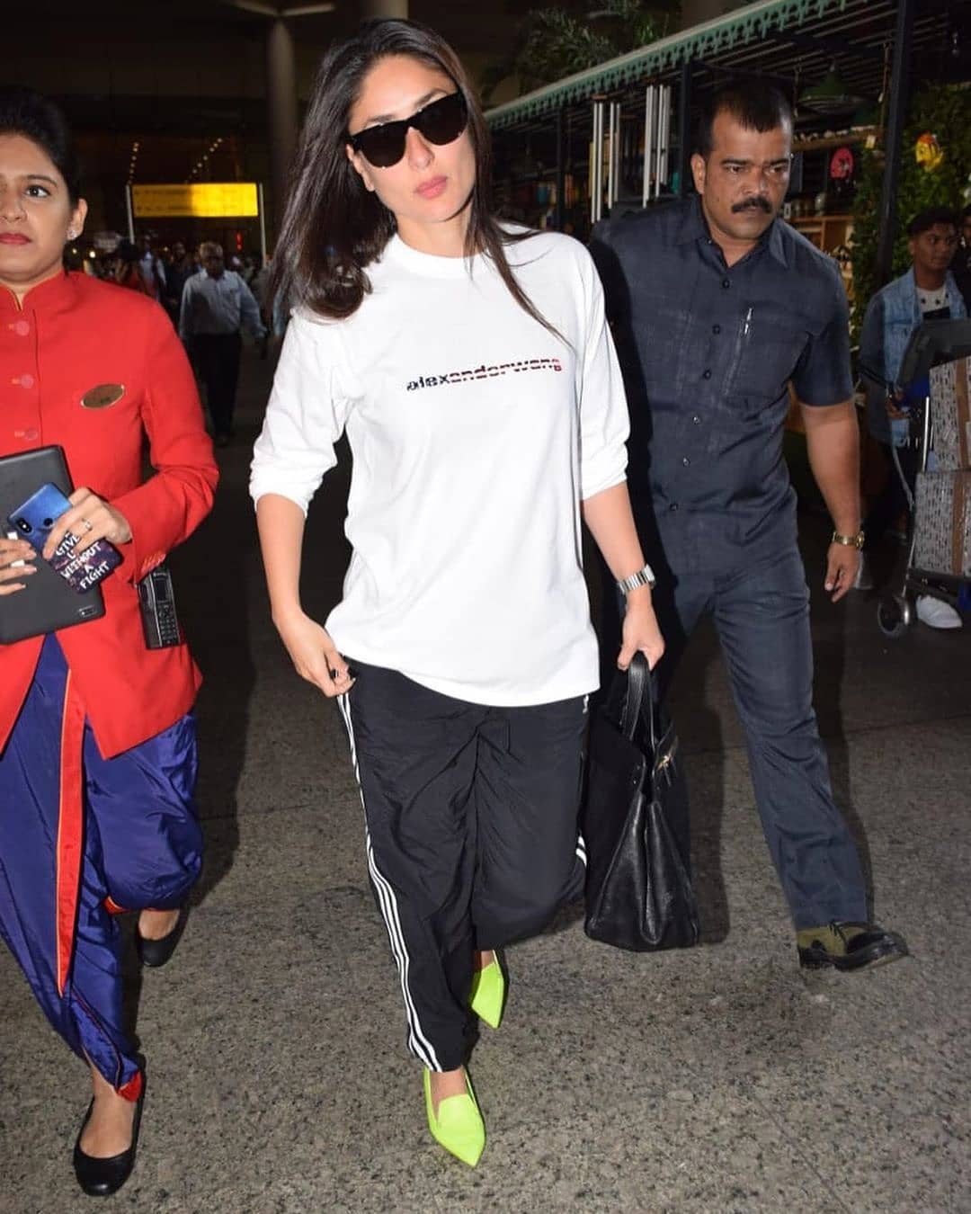 Kareena Kapoor Spotted In Delhi Airport