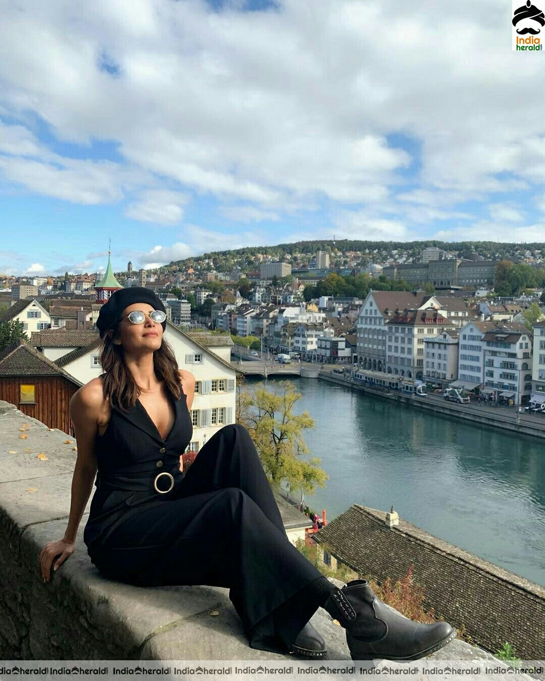 Karishma Tanna Cute Black Dress stills