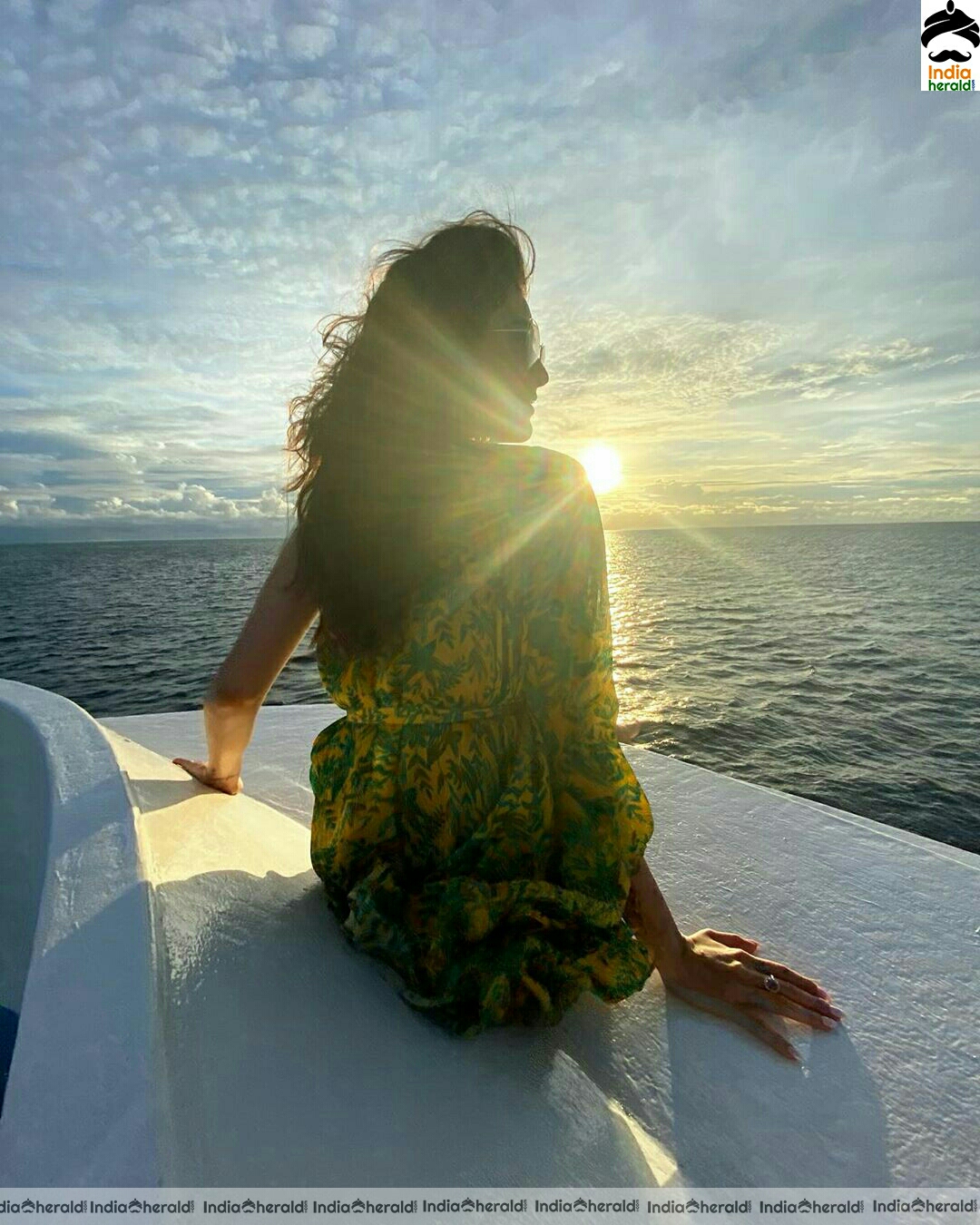 Karishma Tanna Cute Green Dress Stills