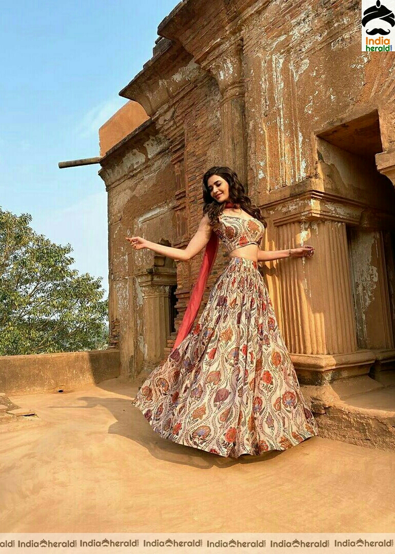 Karishma Tanna Kindling Cuteness In These Photos