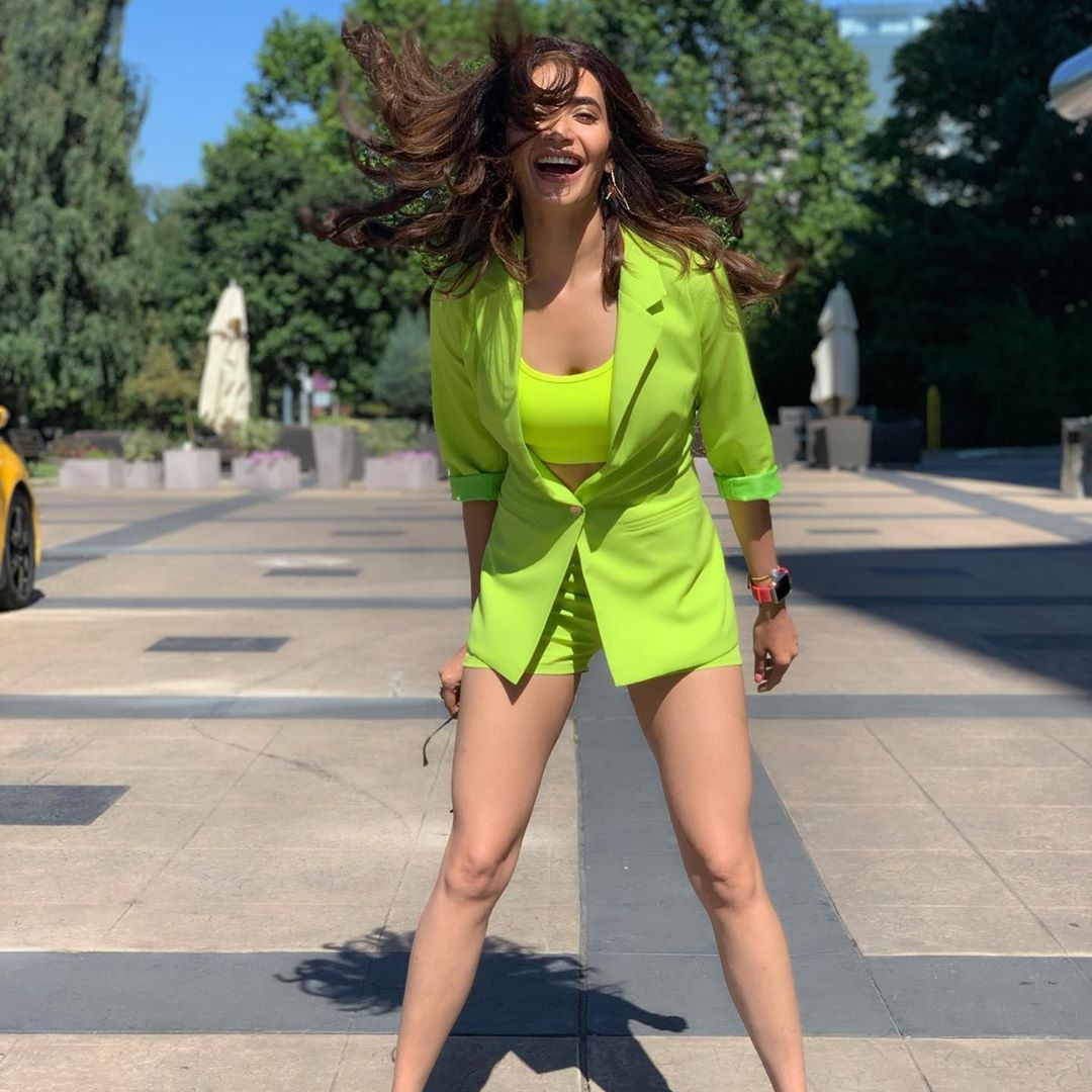 Karishma Tanna Shows Her Thundering Thighs During Her Vacation In USA