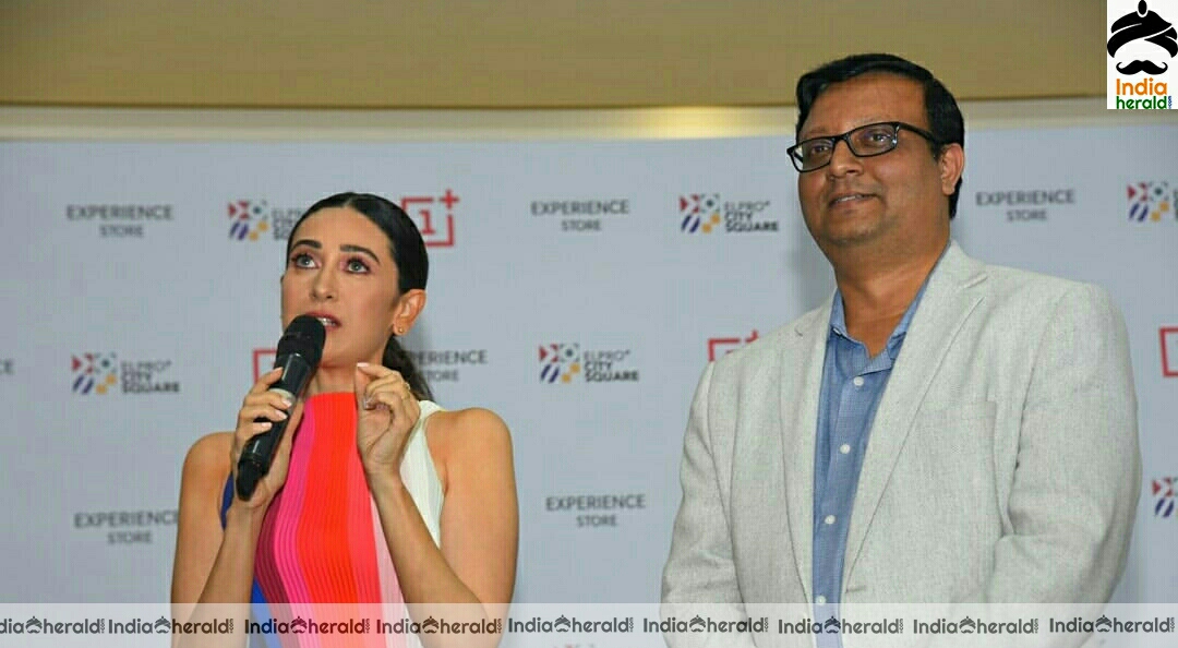 Karisma kapoor Launched OnePlus Store At Elpro City Square Mall In Pune