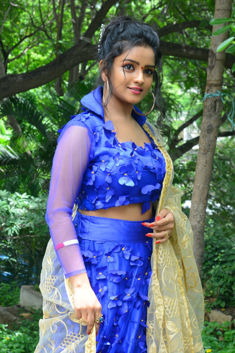 karunya catherine sizzling Photos
