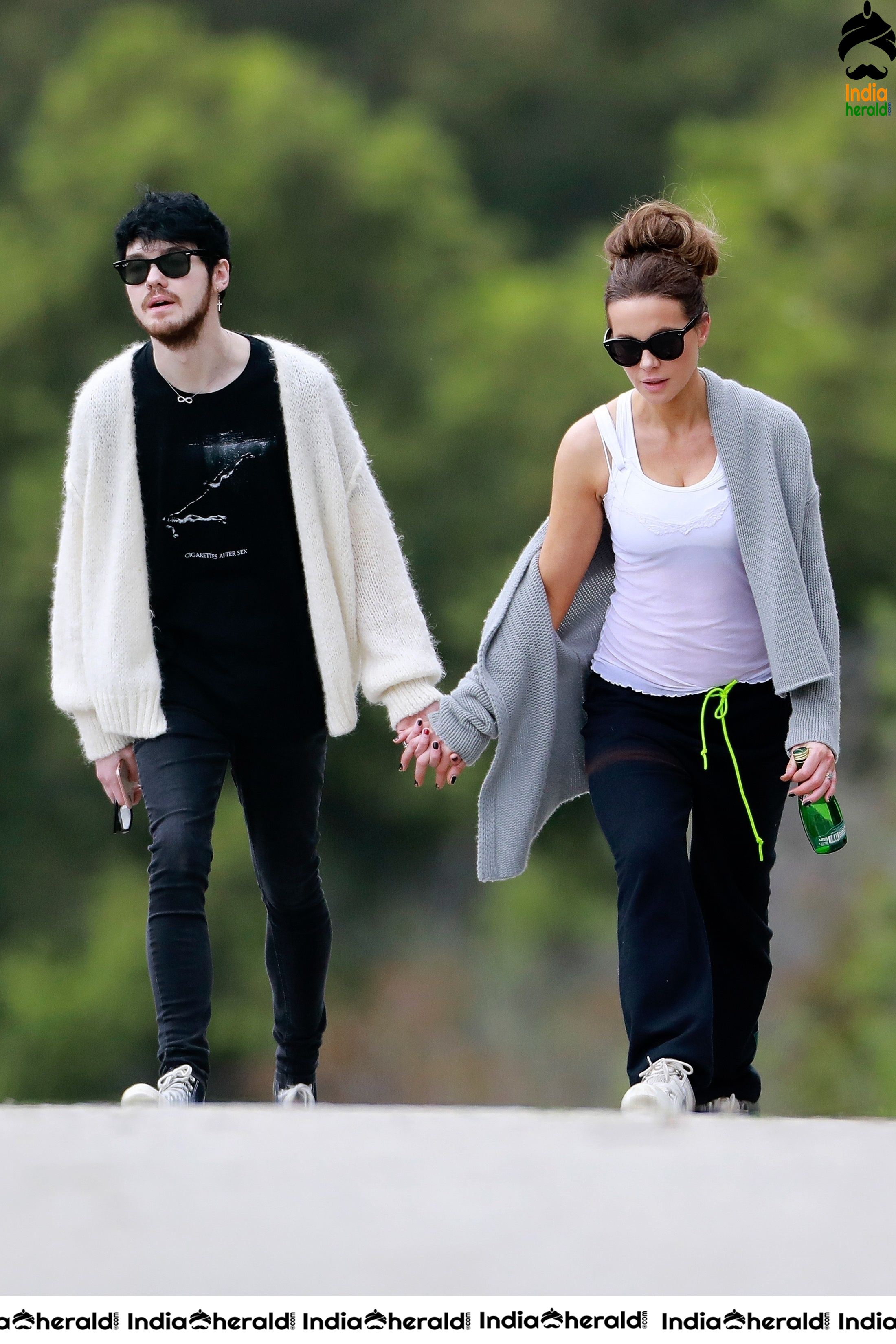 Kate Beckinsale takes a walk with her Boyfriend in Brentwood during Lockdown