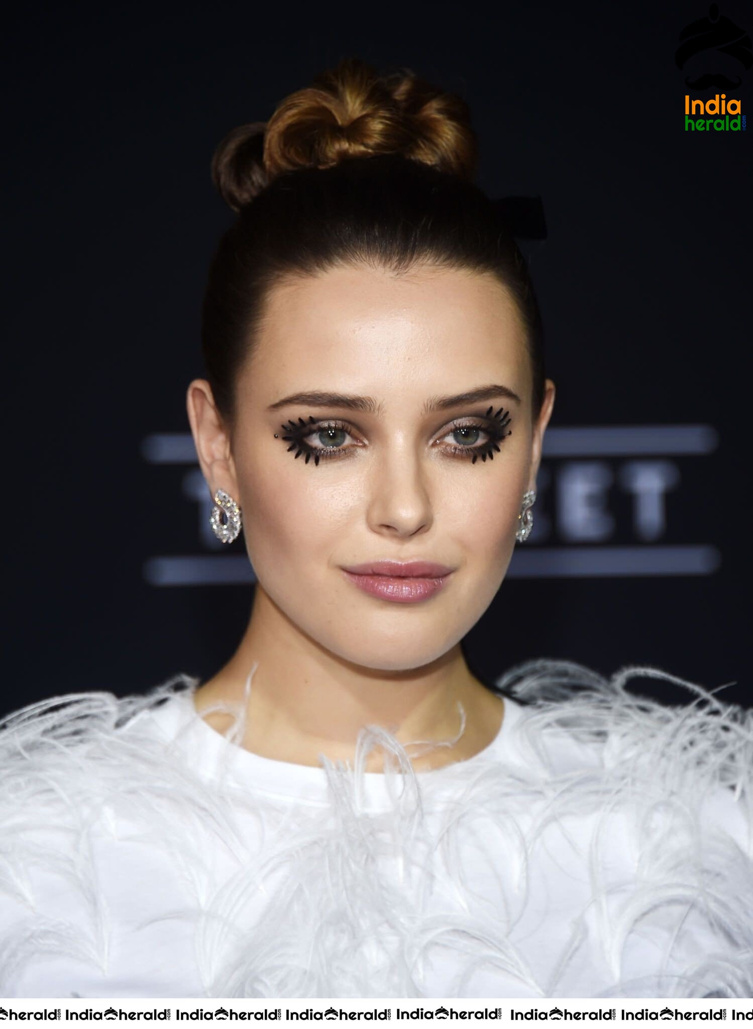 Katherine Langford at Knives Out Premiere in Los Angeles Set 2