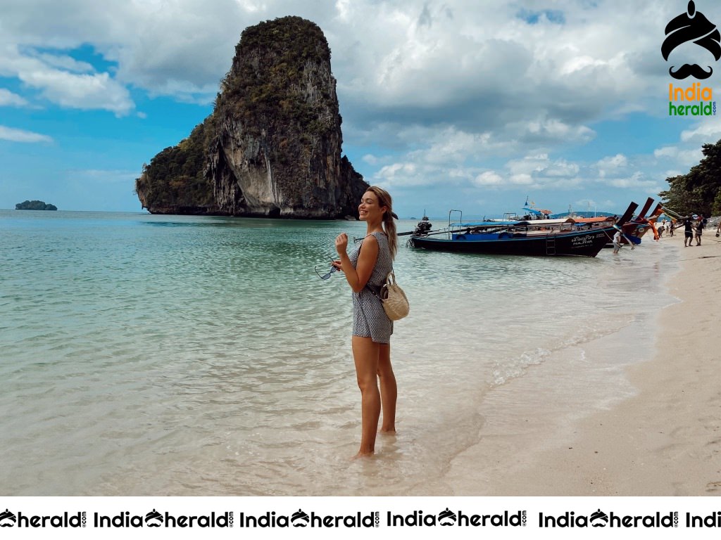 Katrina Bowden Photos from her Thailand Vacation Set 2