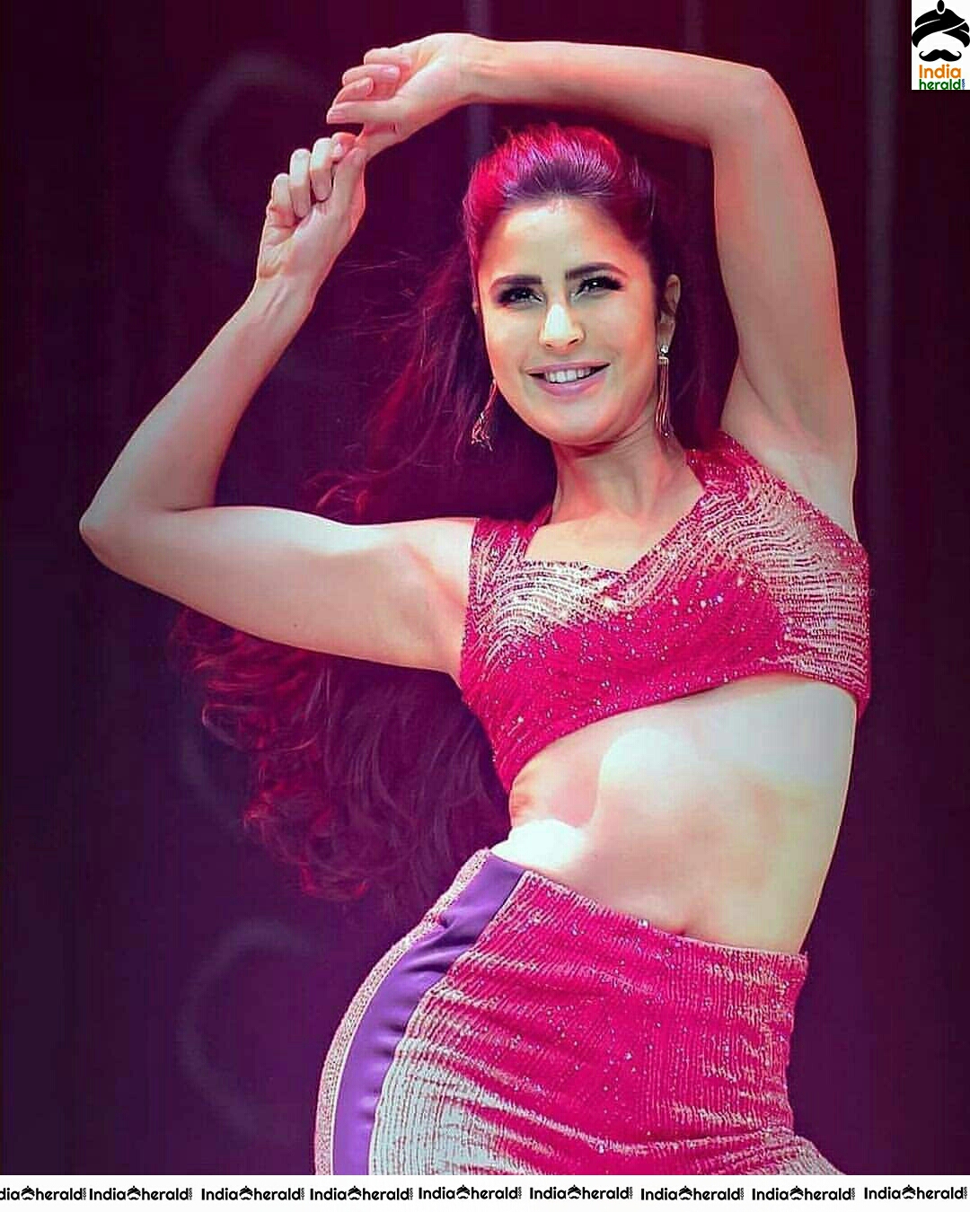 Katrina Kaif Hot And Sexy Dance Exposing Her Belly