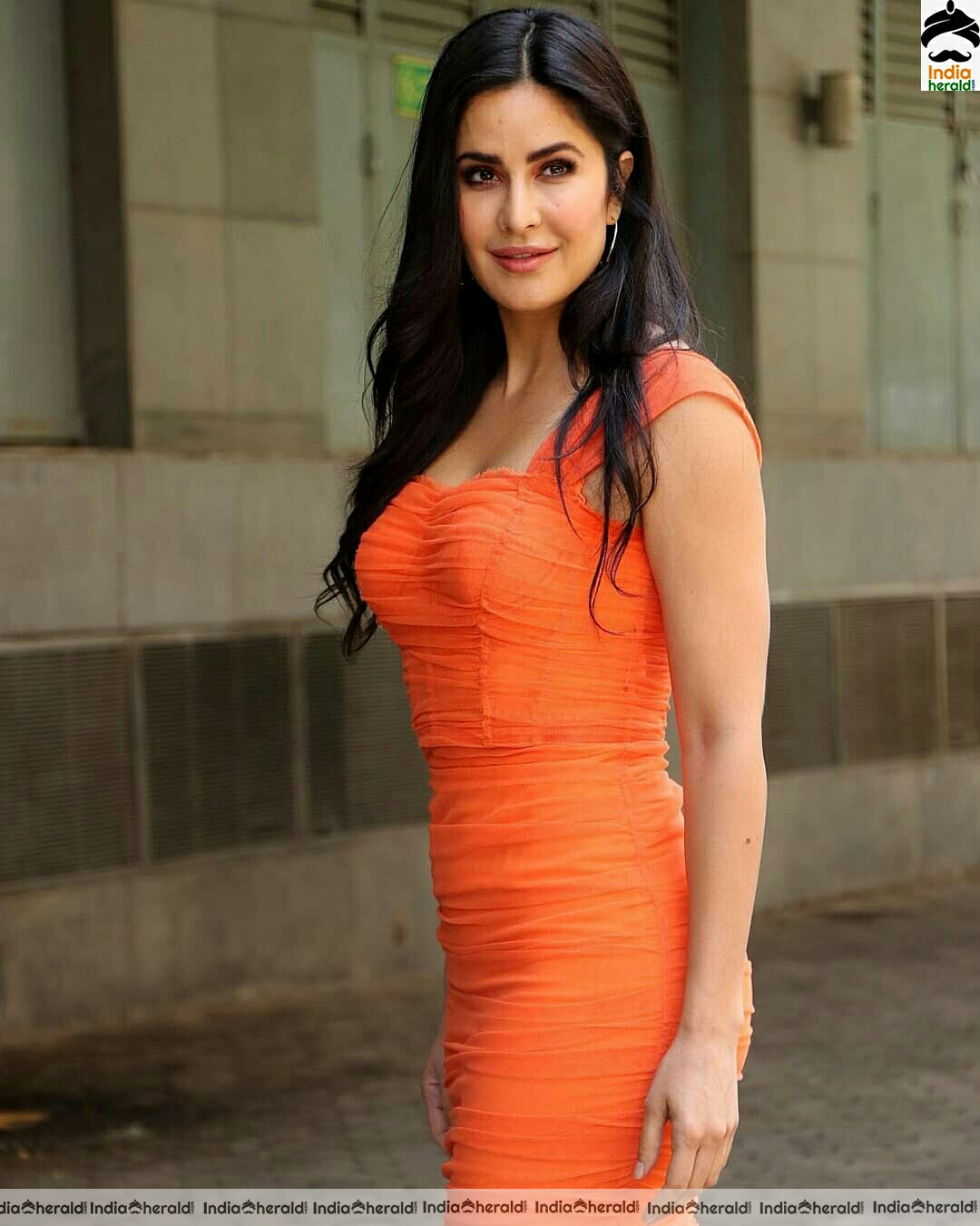 Katrina Kaif Hot In Sleeveless Tight Orange Attire