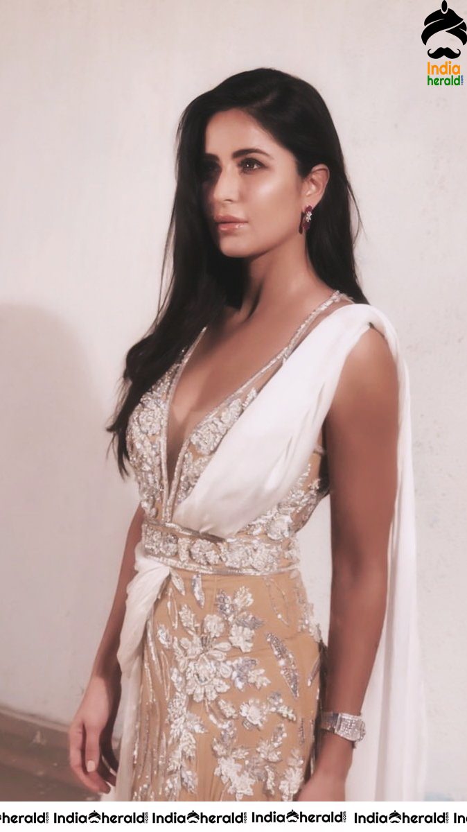 Katrina Kaif Latest Tempting Hot Clicks Set 1