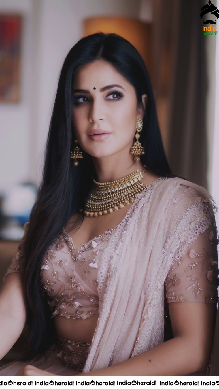 Katrina Kaif Latest Tempting Hot Clicks Set 1