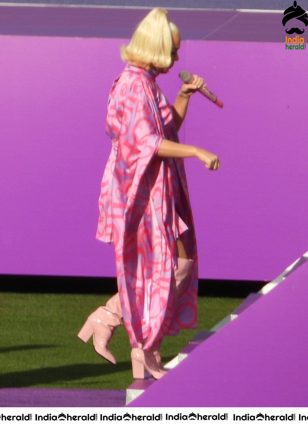 Katy Perry while performing at Womens Cricket Final in Melbourne Set 2