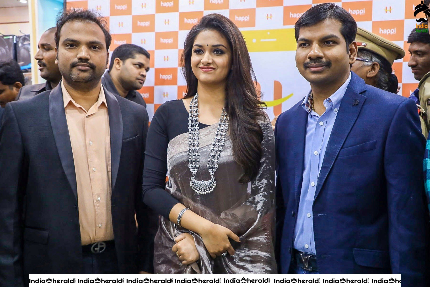 Keerthy Suresh in Saree at Happi mobiles inauguration