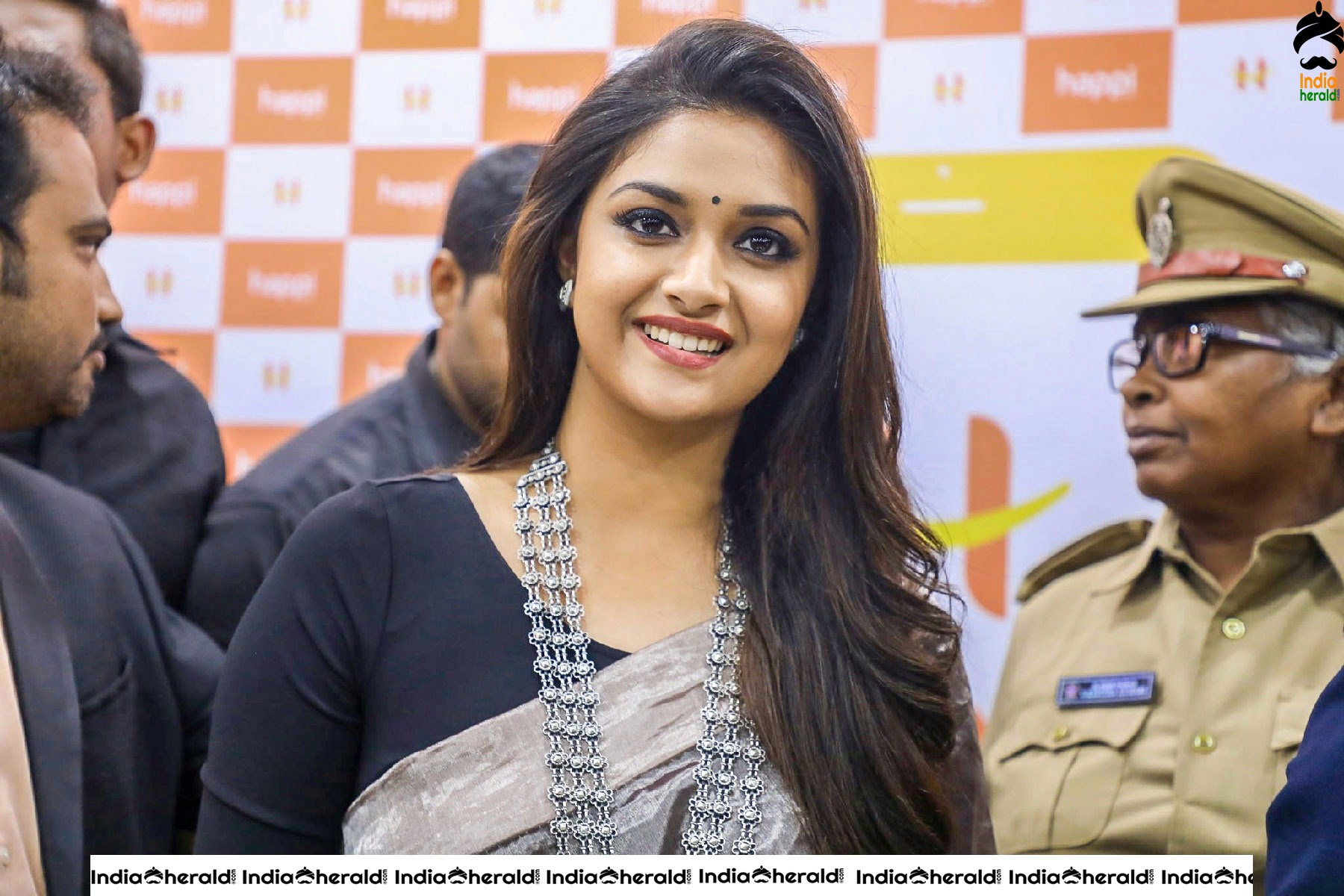 Keerthy Suresh in Saree at Happi mobiles inauguration