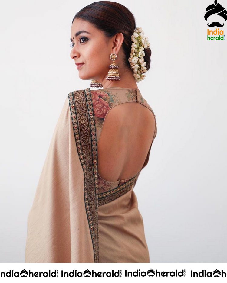 Keerthy Suresh Latest Photoshoot in Saree for receiving National Award