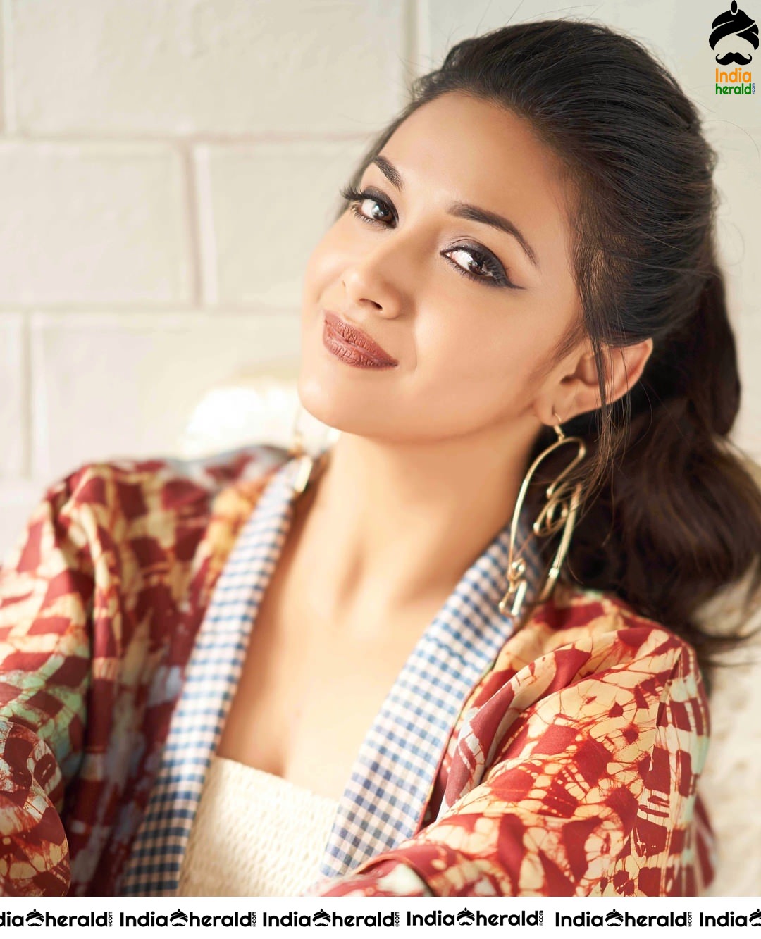 Keerthy Suresh Latest Photoshoot Session is just too pretty to handle