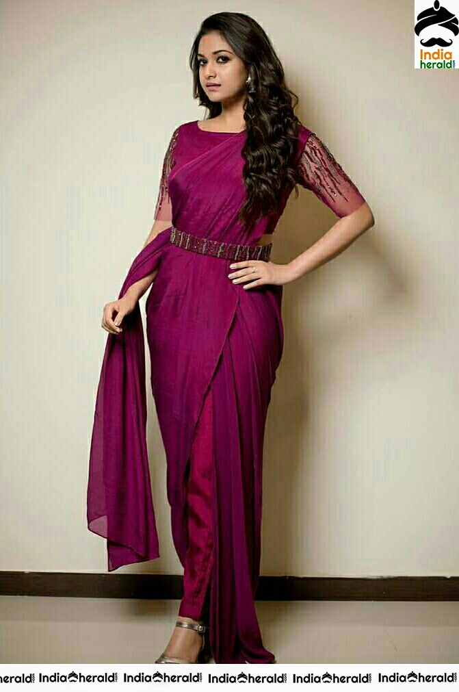 Keerthy Suresh Looking Dapper And Hot In These Photoshoot