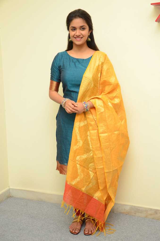 Keerthy Suresh Shows Off In Traditional Attire Set 2