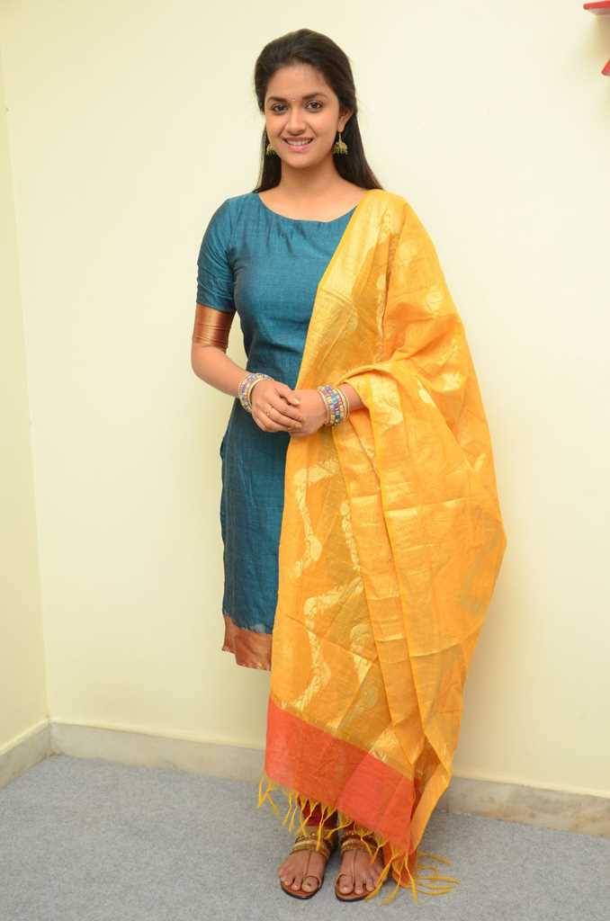 Keerthy Suresh Shows Off In Traditional Attire Set 2