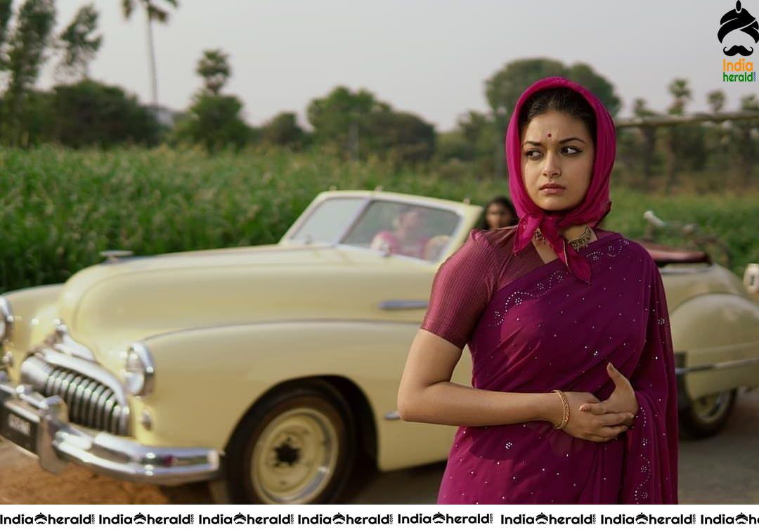 Keerthy Suresh Unseen Photos as legendary actress Savithri from the movie Mahanathi Set 1