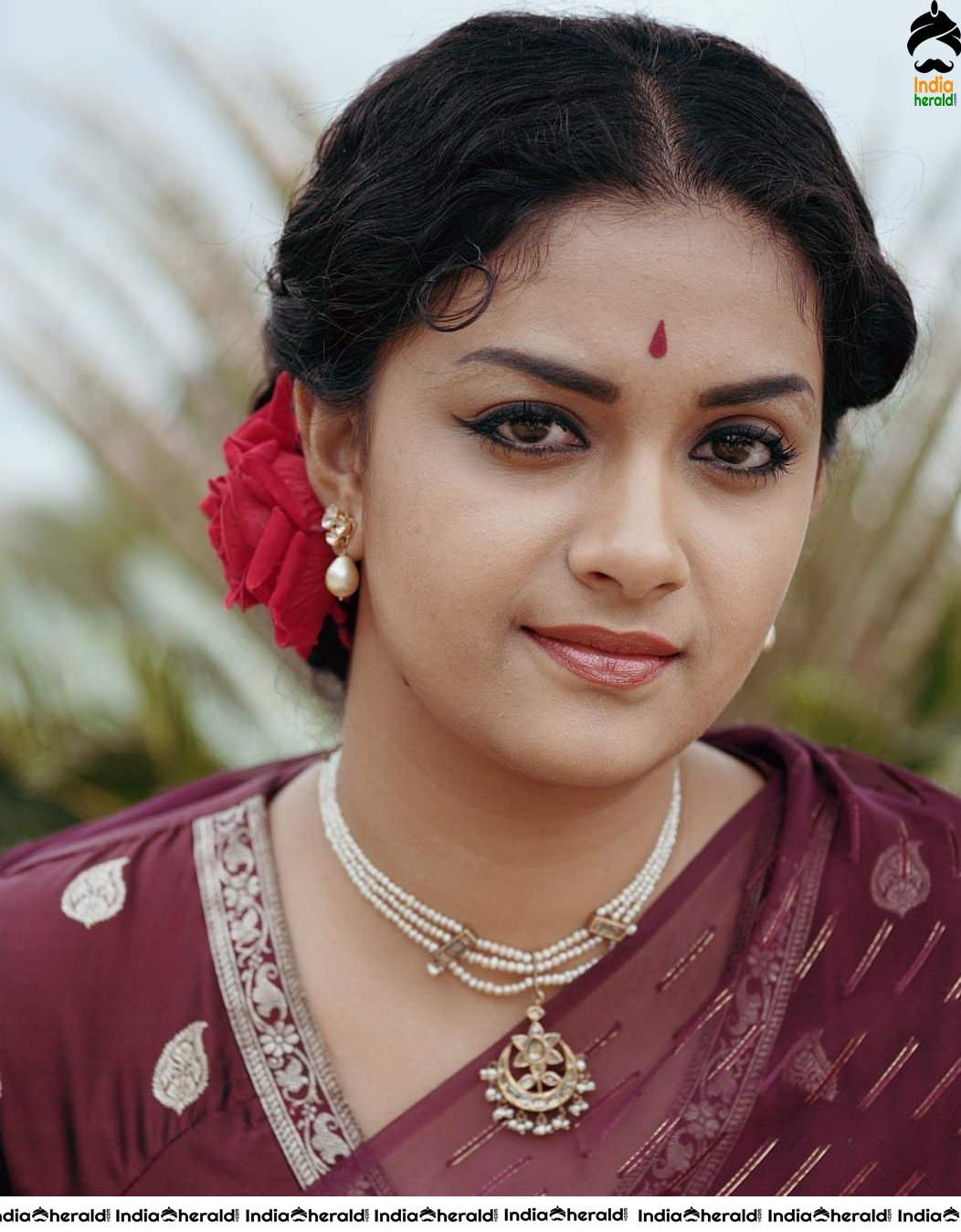 Keerthy Suresh Unseen Photos as legendary actress Savithri from the movie Mahanathi Set 1