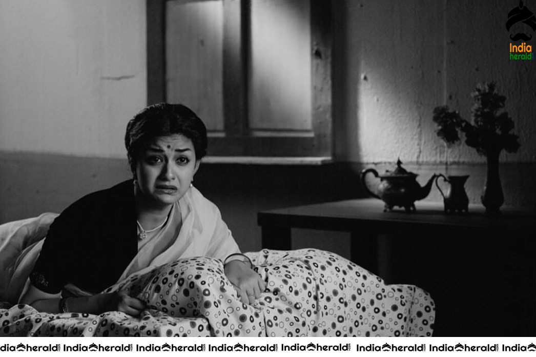 Keerthy Suresh Unseen Photos as legendary actress Savithri from the movie Mahanathi Set 3