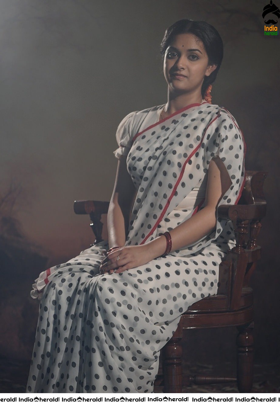 Keerthy Suresh Unseen Photos as legendary actress Savithri from the movie Mahanathi Set 3