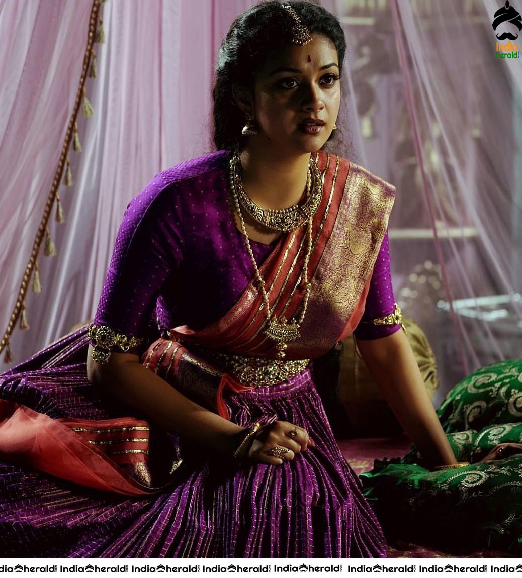 Keerthy Suresh Unseen Photos as legendary actress Savithri from the movie Mahanathi Set 3