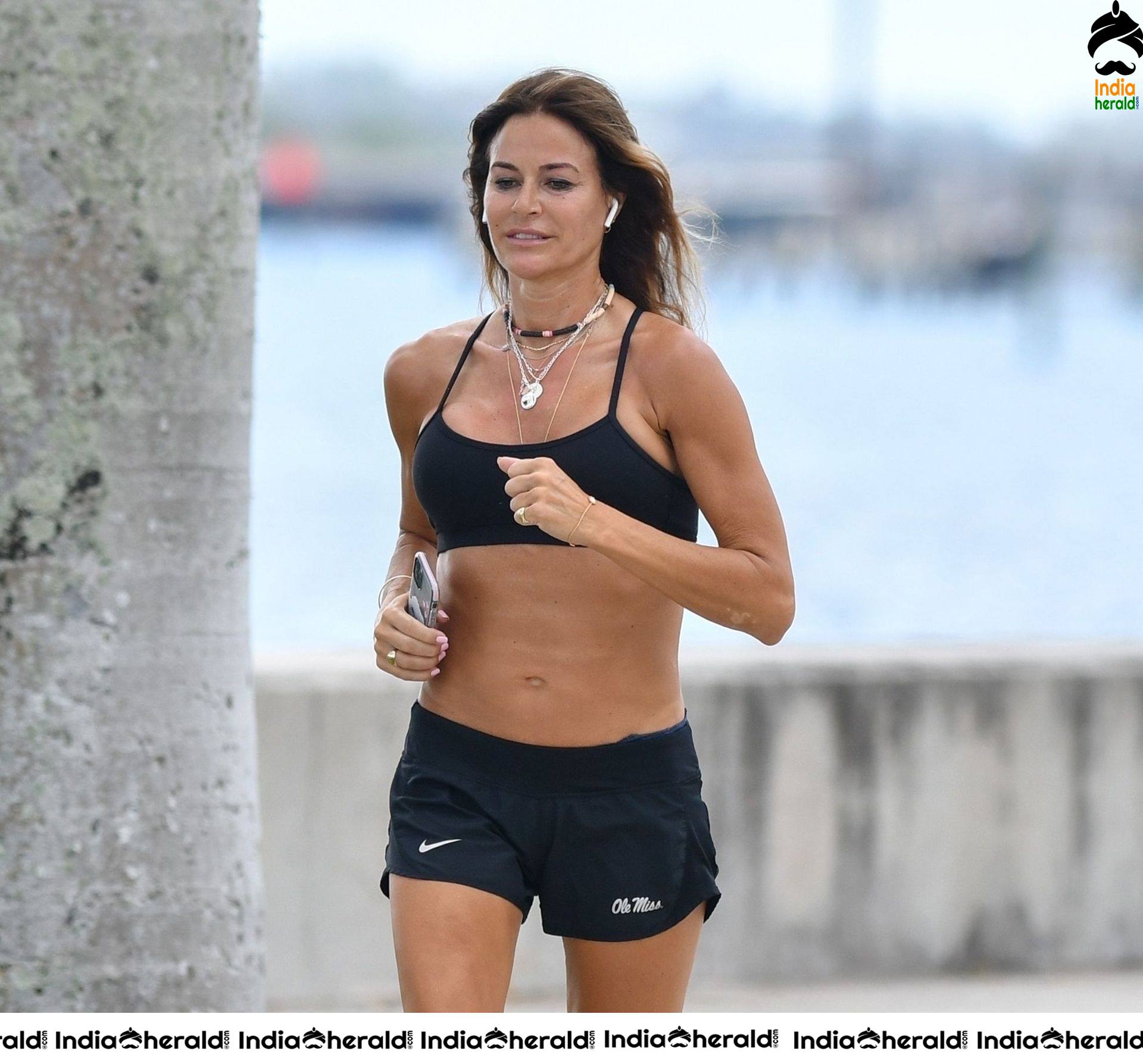 Kelly Bensimon goes for a morning run during the lockdown in Palm Beach