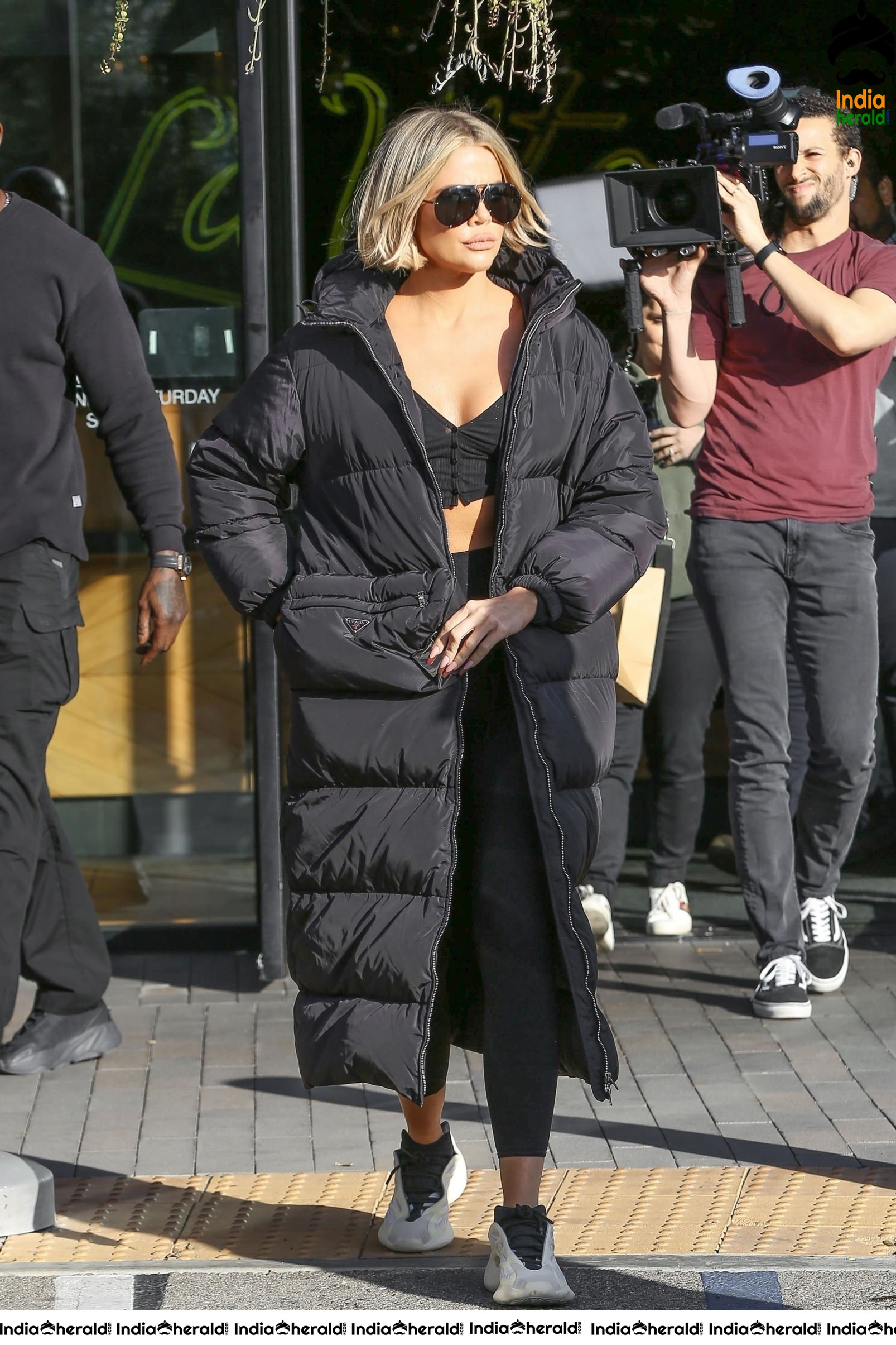 Khloe Kardashian grabs coffee with Scott Disick in Woodland Hills