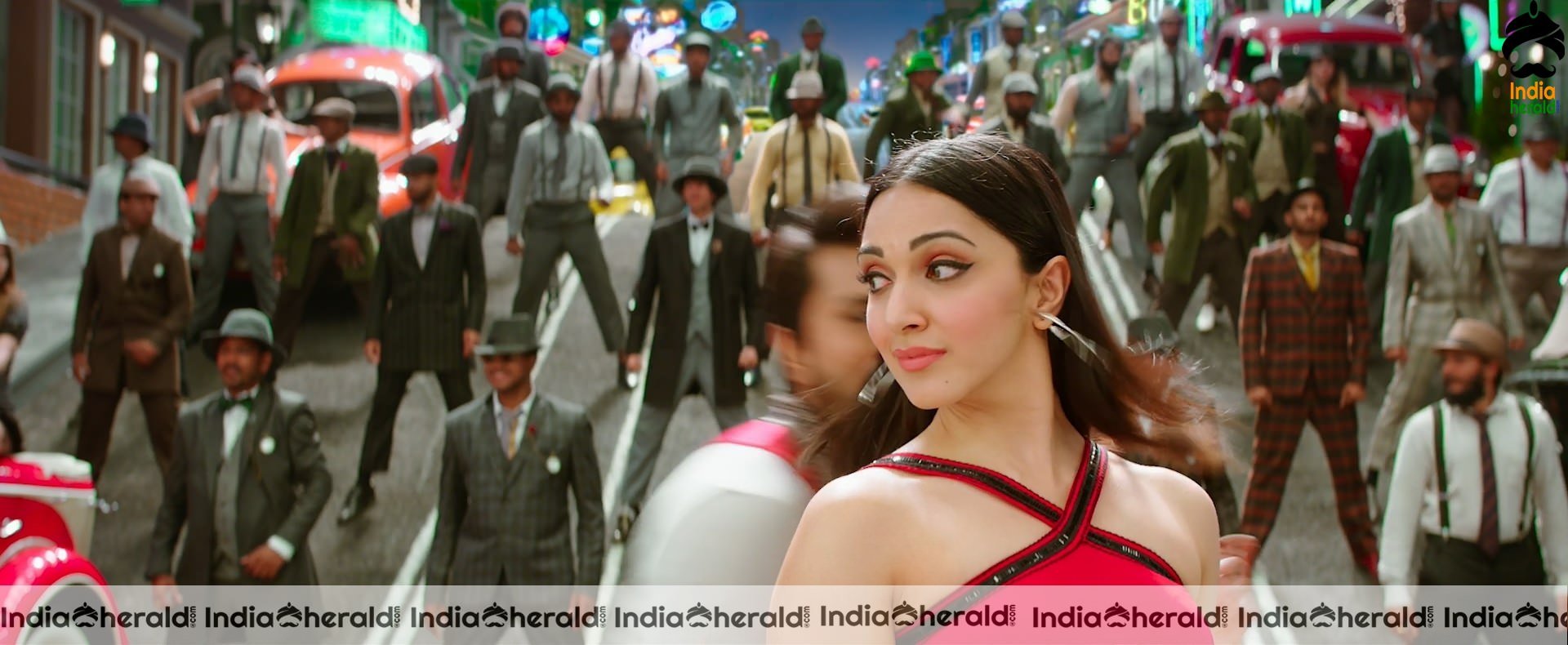 Kiara Advani Hot Photos from VVR Set 2