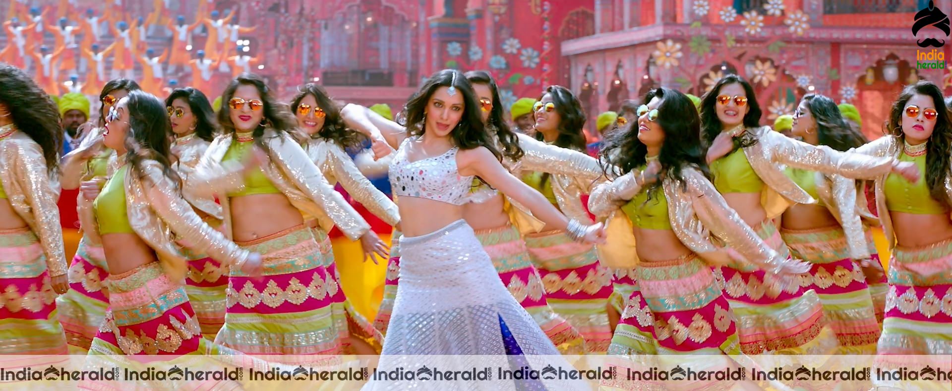 Kiara Advani Hot Photos from VVR Set 3