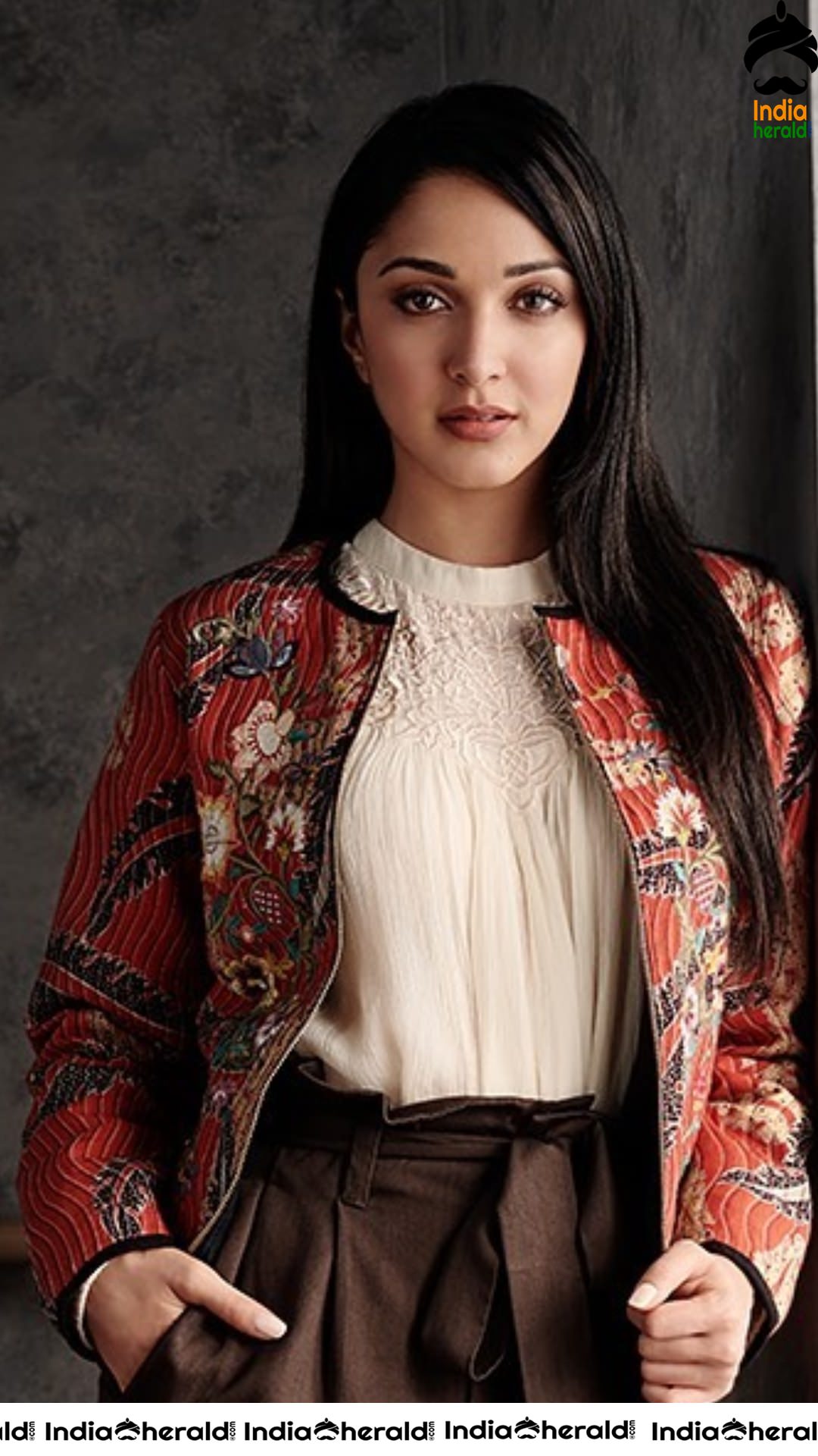 Kiara Advani Hot Tempting Photos Collection Set 3