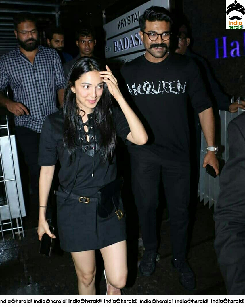 Kiara Advani Hot Thighs show In Black Denim