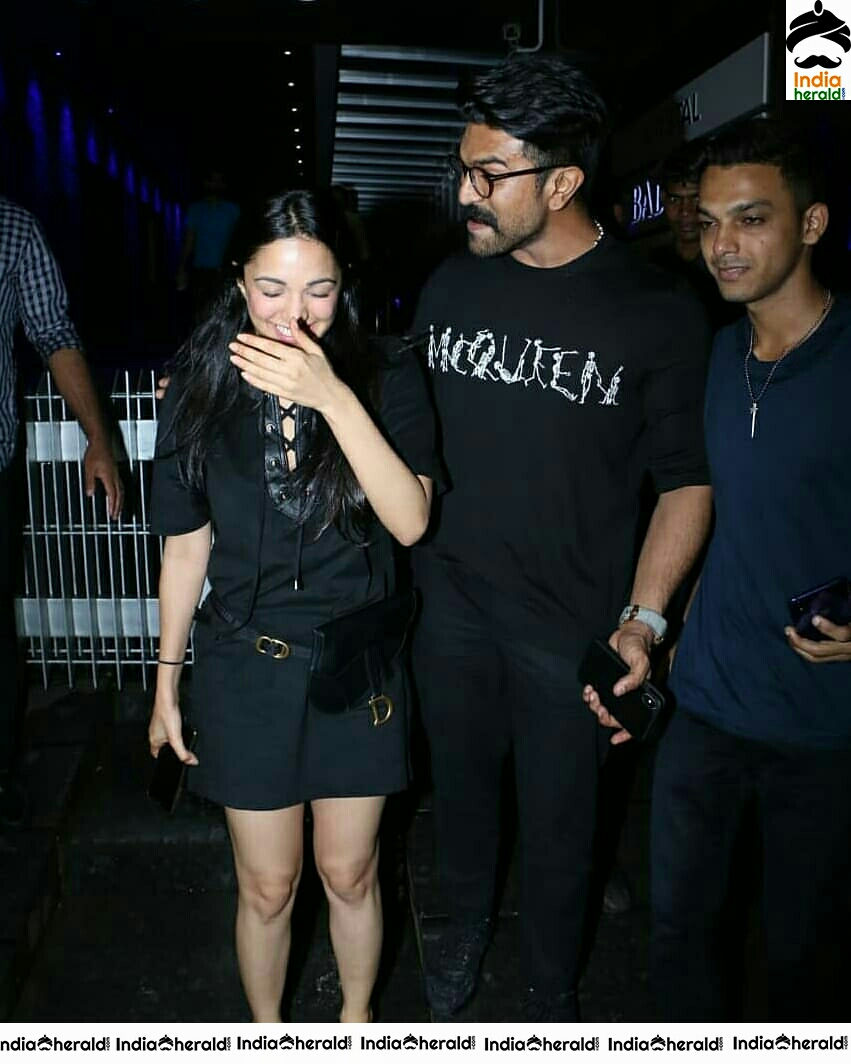 Kiara Advani Hot Thighs show In Black Denim