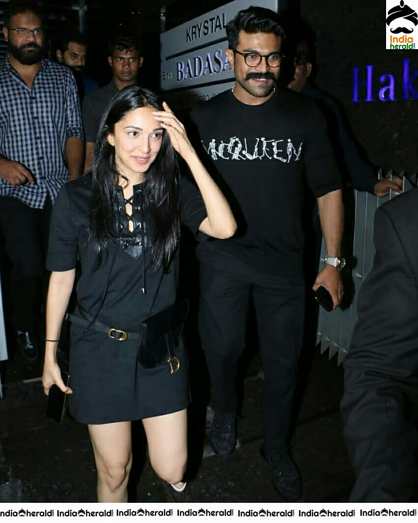 Kiara Advani Hot Thighs show In Black Denim