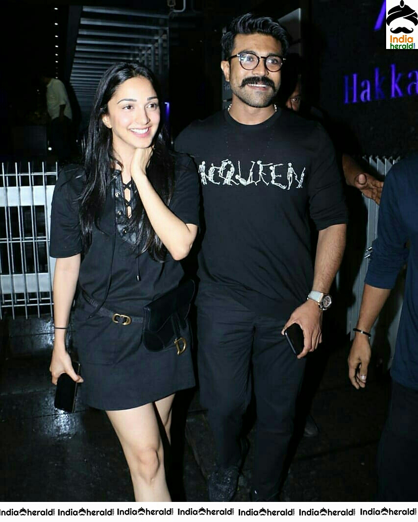 Kiara Advani Hot Thighs show In Black Denim