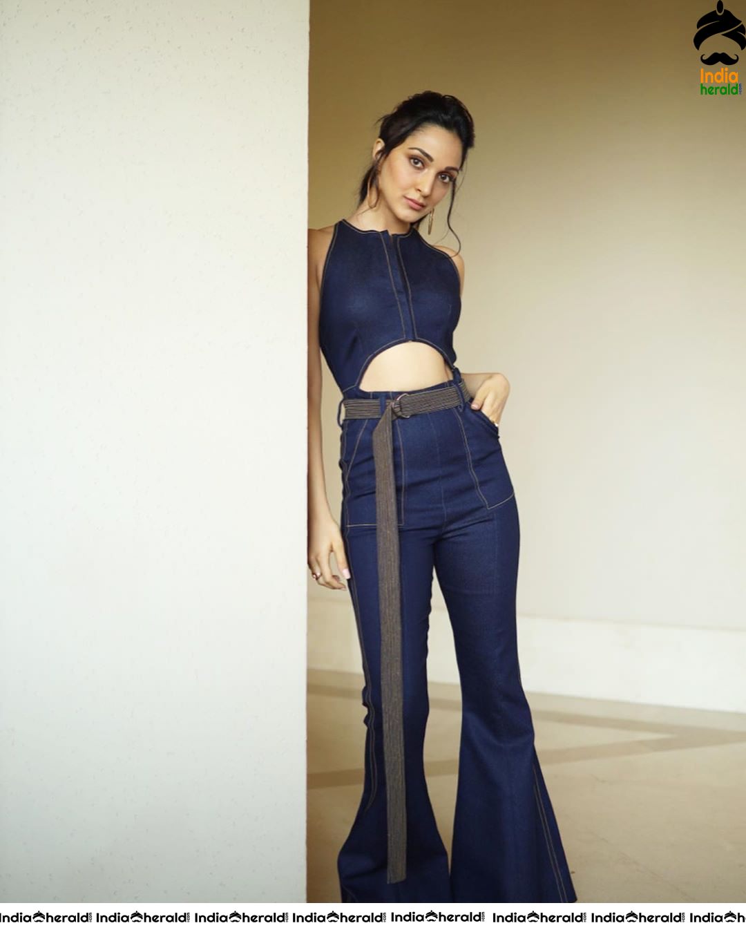 Kiara Advani Hottest Exposure Photos Collection Set 5