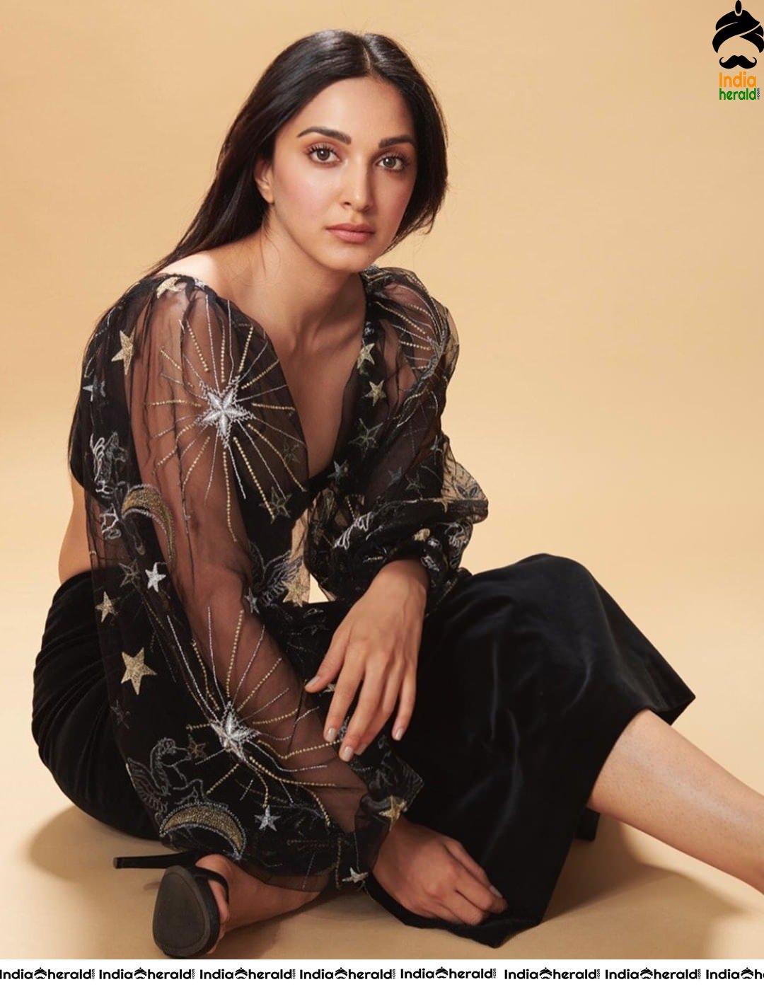 Kiara Advani Latest Sizzling Hot Photoshoot Stills