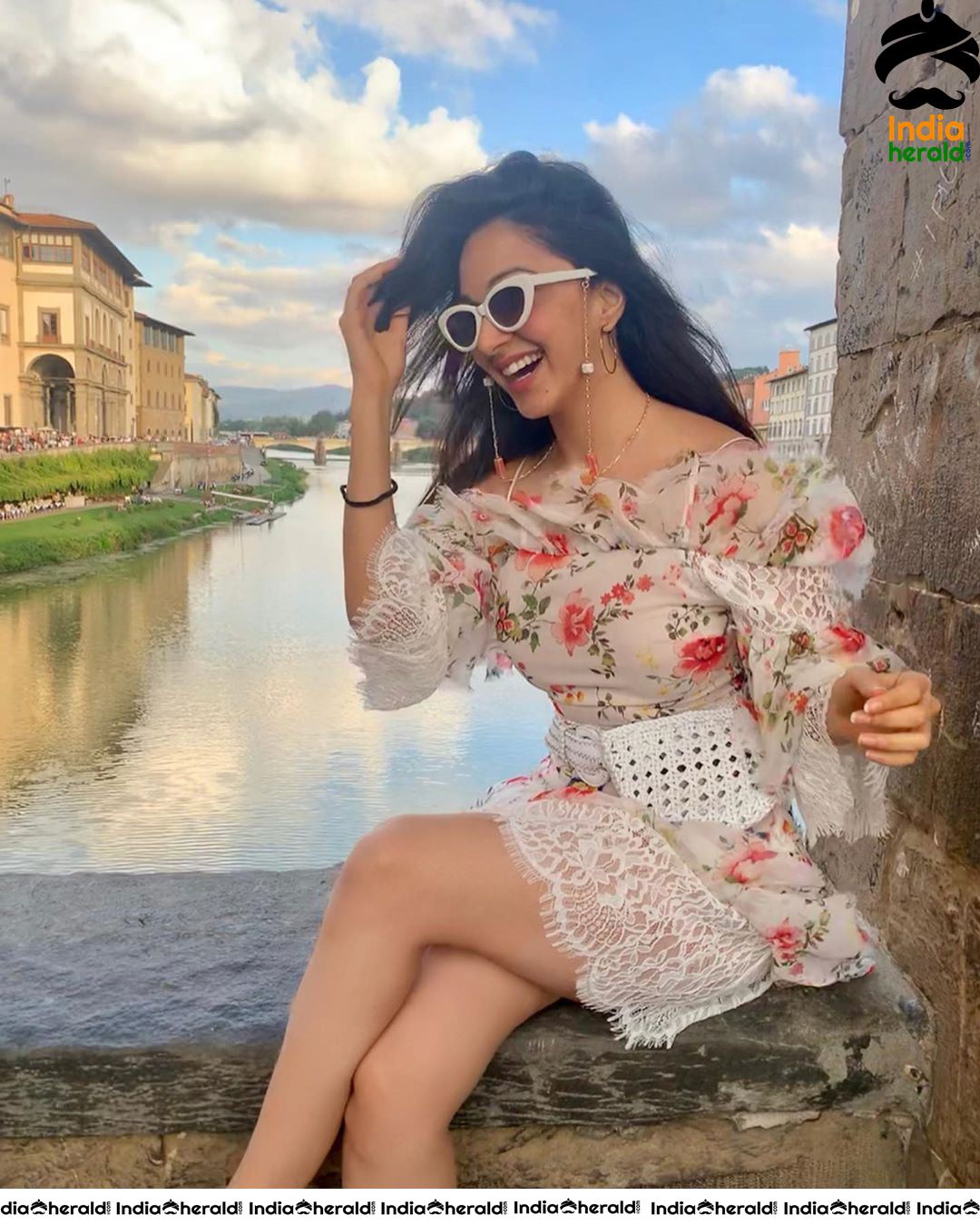 Kiara Advani Looking Hot during her vacation to Italy