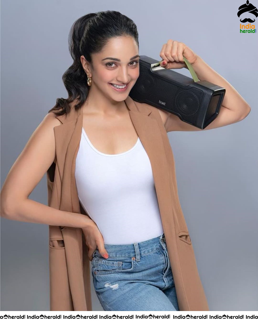 Kiara Advani Looking Resplendent In Latest Photoshoot