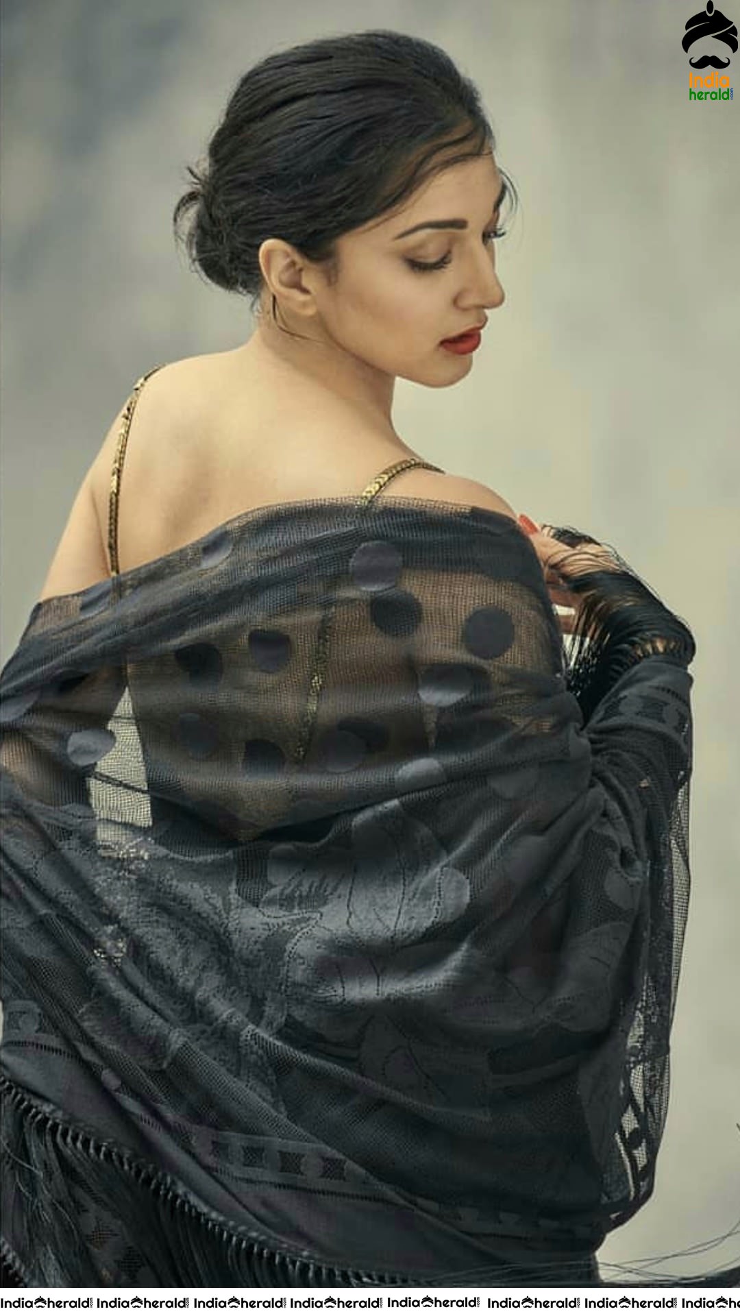 Kiara Advani Oozing Hotness in Latest Edition of Vogue Magazine