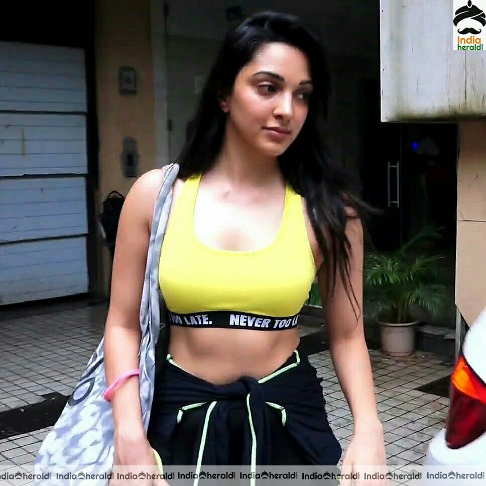 Kiara Advani oozing hotness in tempting tight gym dress