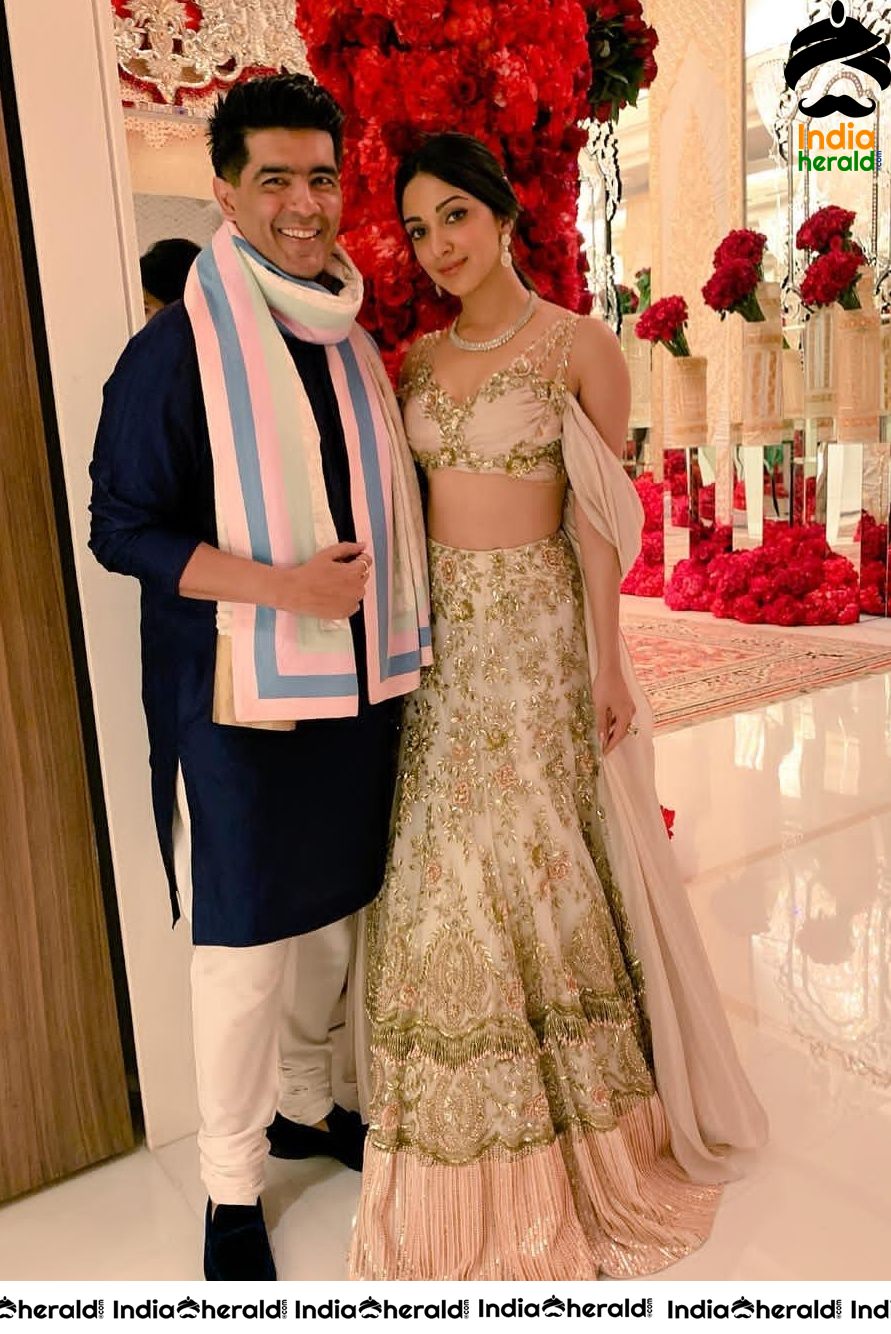 Kiara Advani Shows Her Fleshy Belly And Sexy Assets At A Wedding Set 1