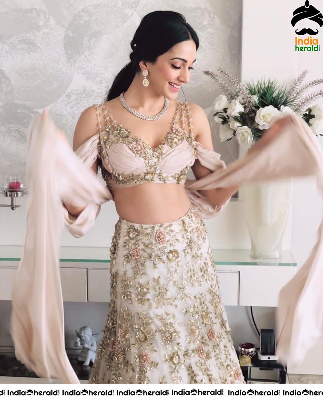 Kiara Advani Shows Her Fleshy Belly And Sexy Assets At A Wedding Set 1